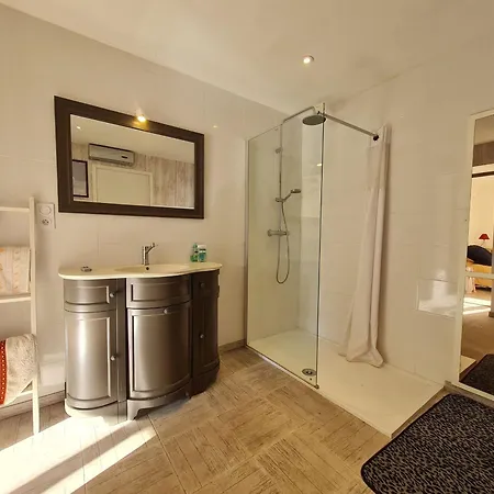 Pres De Toul Avec Parking Prive Et Terrasse - Fr-1-584-361 別荘