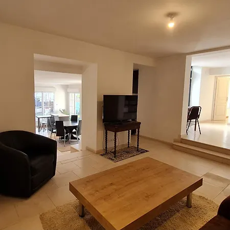 Pres De Toul Avec Parking Prive Et Terrasse - Fr-1-584-361 *