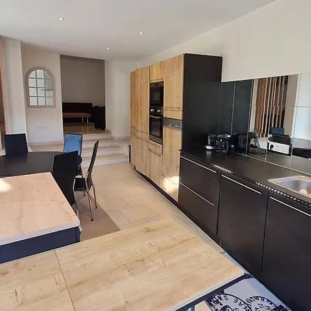 Pres De Toul Avec Parking Prive Et Terrasse - Fr-1-584-361 * Blenod-les-Toul