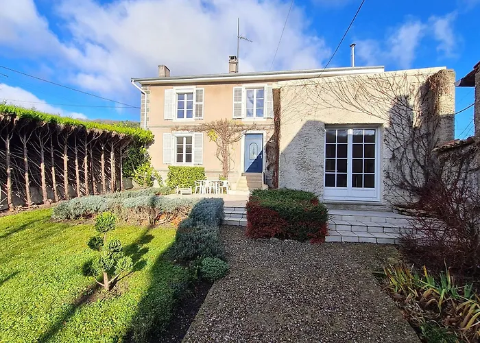 Pres De Toul Avec Parking Prive Et Terrasse - Fr-1-584-361 * Blenod-les-Toul