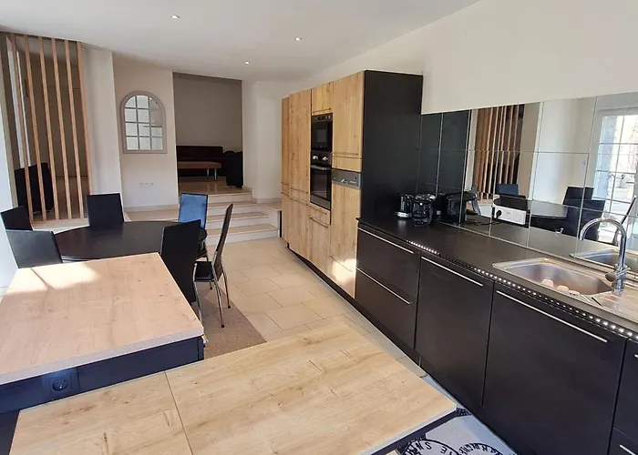 Pres De Toul Avec Parking Prive Et Terrasse - Fr-1-584-361 * Blenod-les-Toul