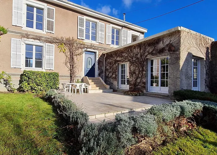 Pres De Toul Avec Parking Prive Et Terrasse - Fr-1-584-361 펜션